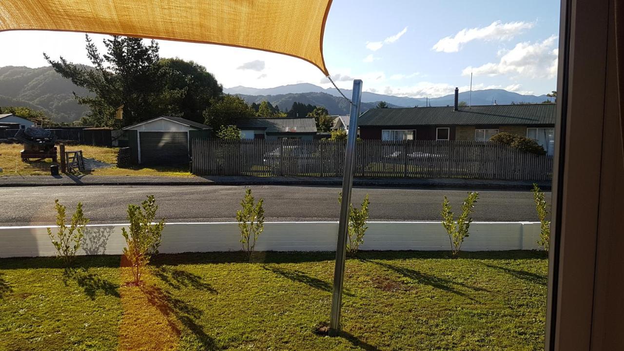 Little Red Riding Hood Villa Reefton Exterior foto